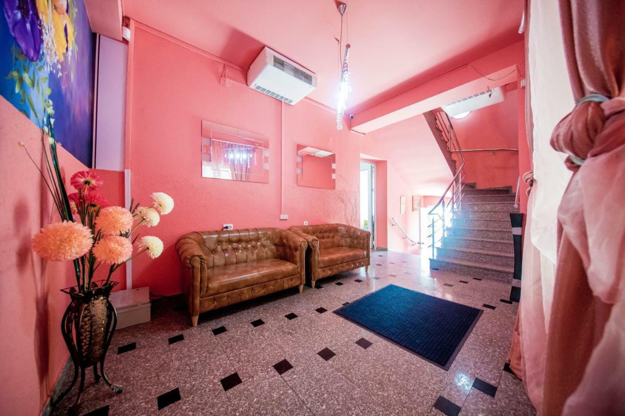 Hotel Darosy Αράντ Εξωτερικό φωτογραφία