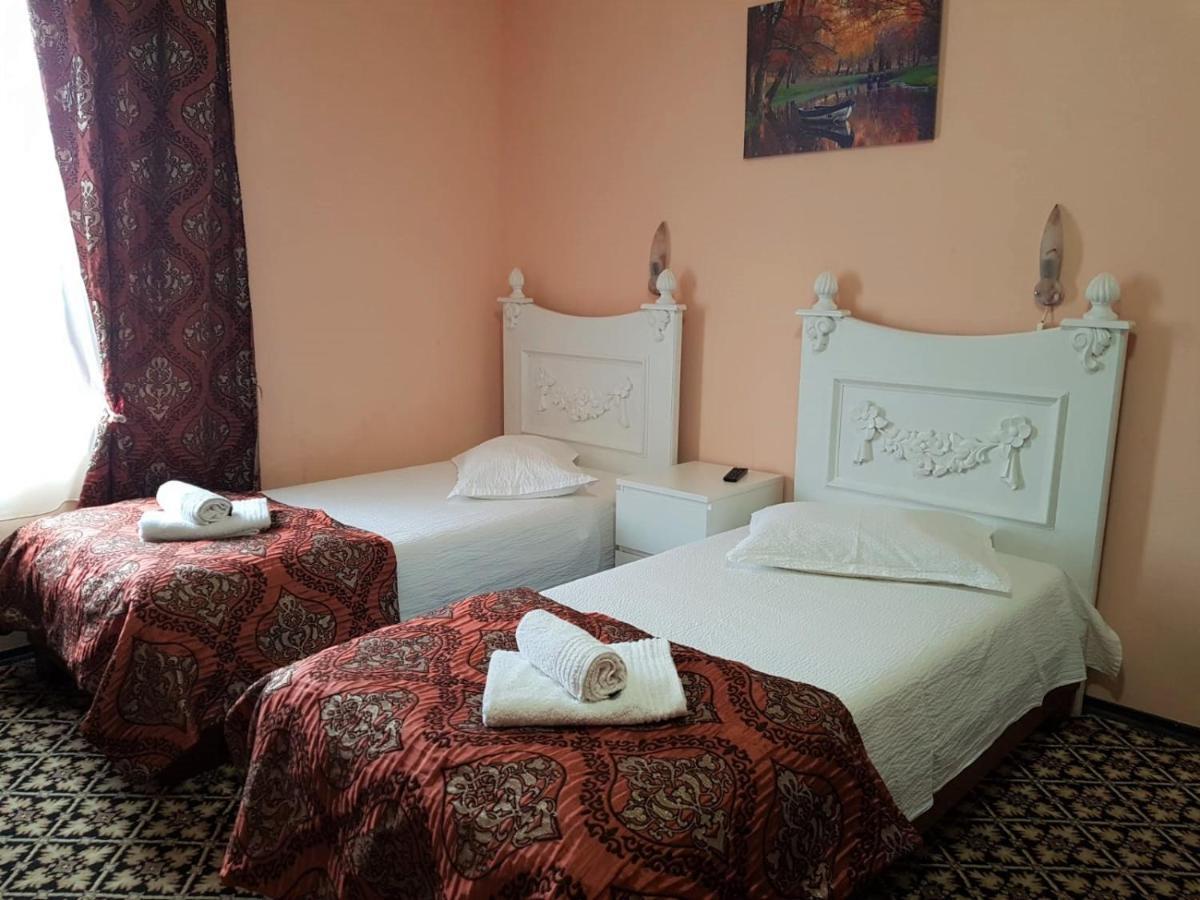 Hotel Darosy Αράντ Εξωτερικό φωτογραφία