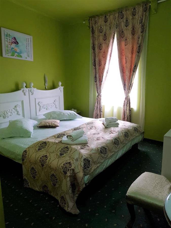Hotel Darosy Αράντ Εξωτερικό φωτογραφία